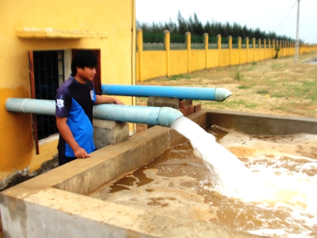 Bơm ly tâm hút xa 200 m phục vụ nuôi trồng thủy sản ven biển